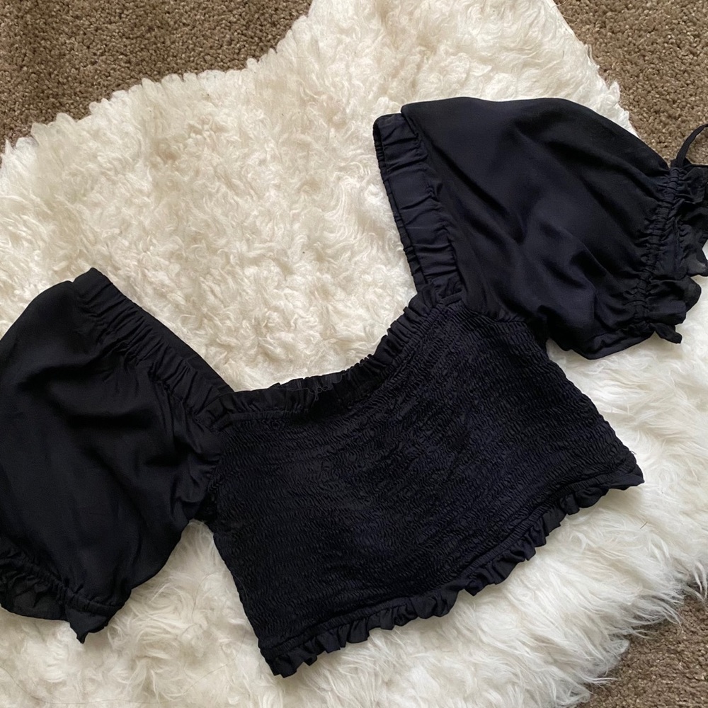 Urban outfitters puff sleeve crop top
